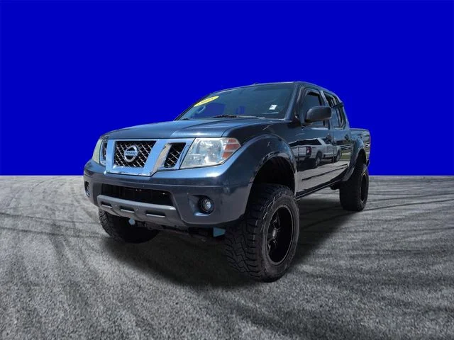 Used 2015 Arctic Blue Metallic Nissan SV image 8
