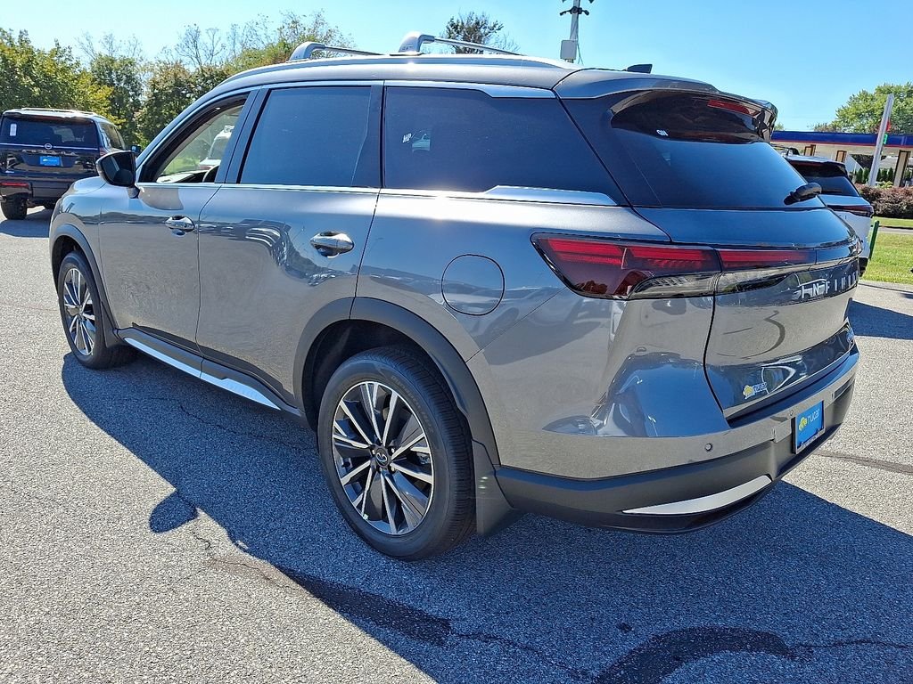 New 2026 GRAPHITE SHADOW INFINITI Luxe AWD image 3