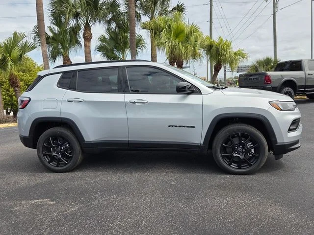 New 2026 Silver Zynith Metallic Clear-Coat Exterior Paint Jeep Latitude image 8