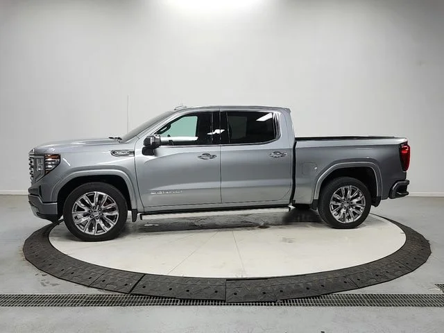 Used 2025 Silver GMC Denali image 4