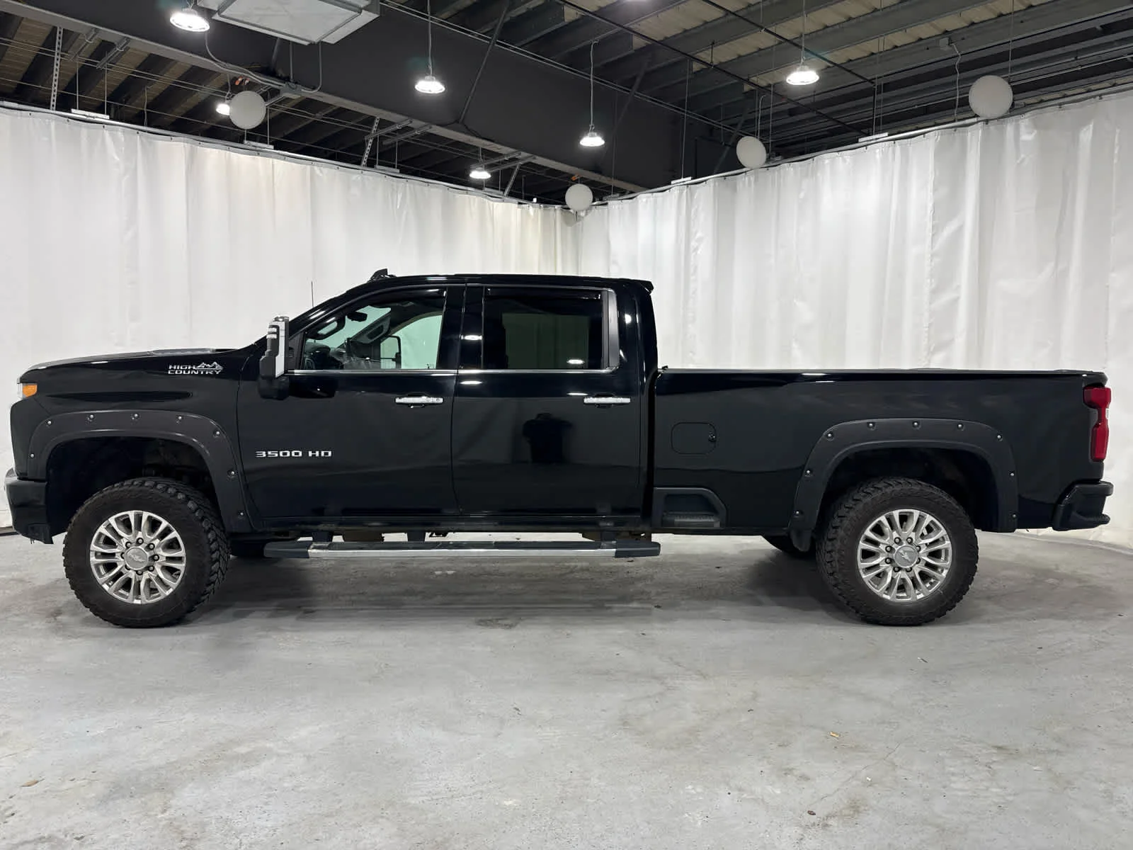 Used 2020 BLACK Chevrolet High Country image 2