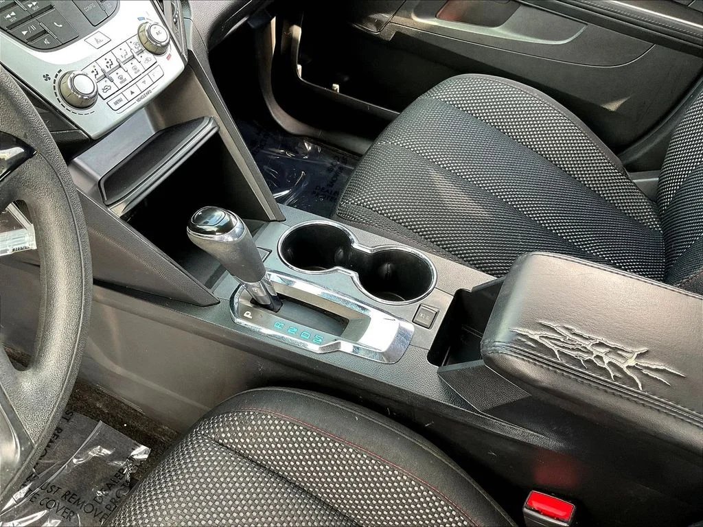 Used 2016 Silver Ice Metallic Chevrolet LS image 18