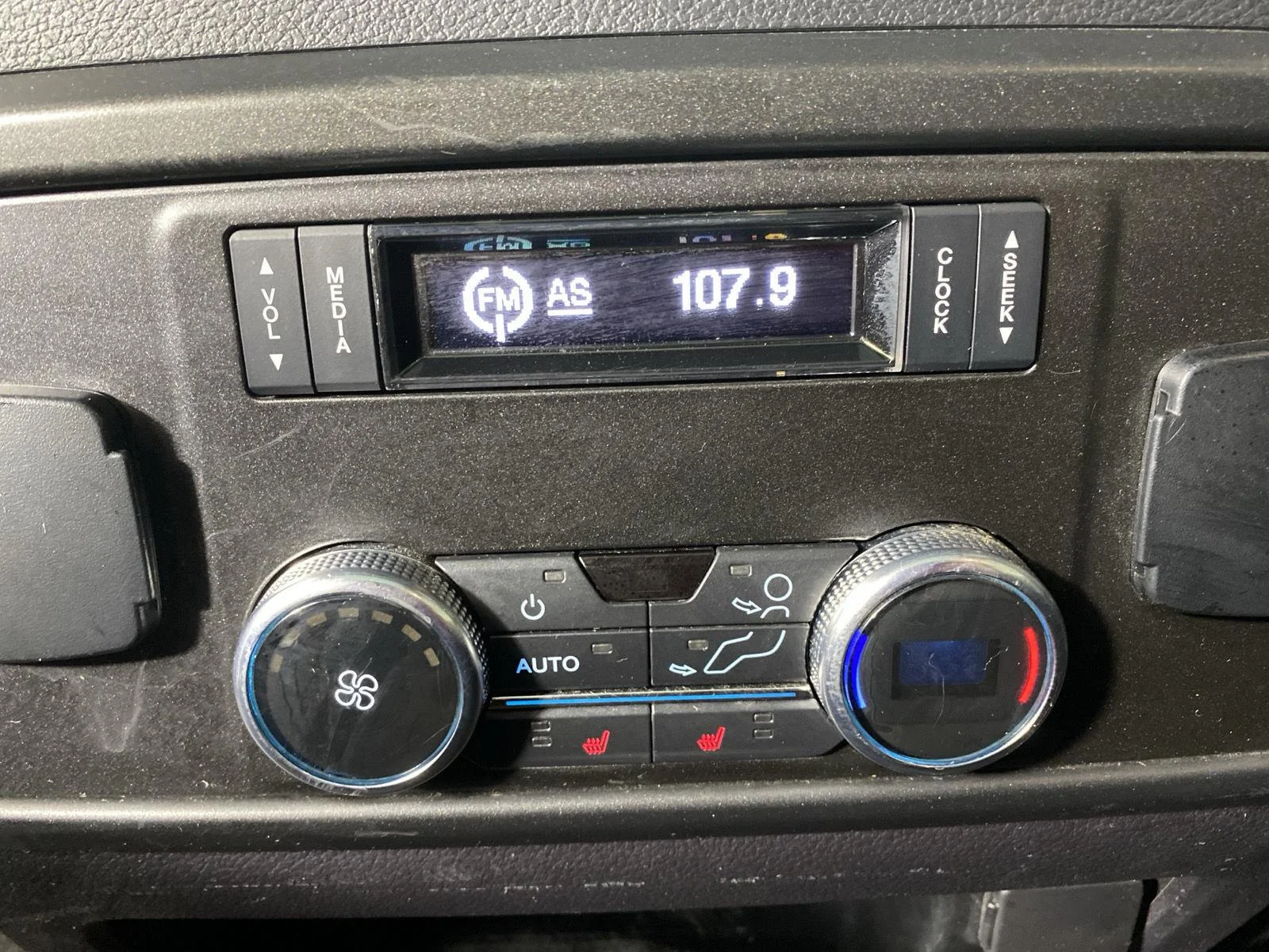 Used 2018 Blue Ford Limited image 29