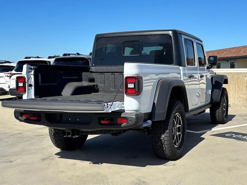 New 2026 Bright White Clear Coat Jeep Rubicon 4x4 image 7