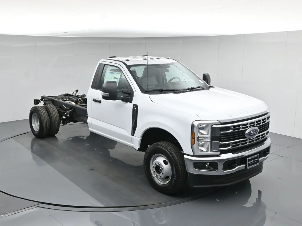 New 2026 White Ford XL image 32