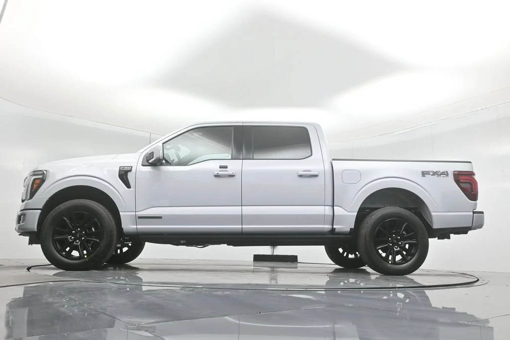 Used 2025 Space White Metallic Ford Platinum image 7