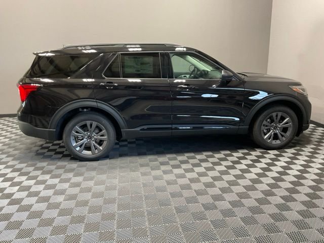 New 2026 Agate Black Metallic Ford Active image 7