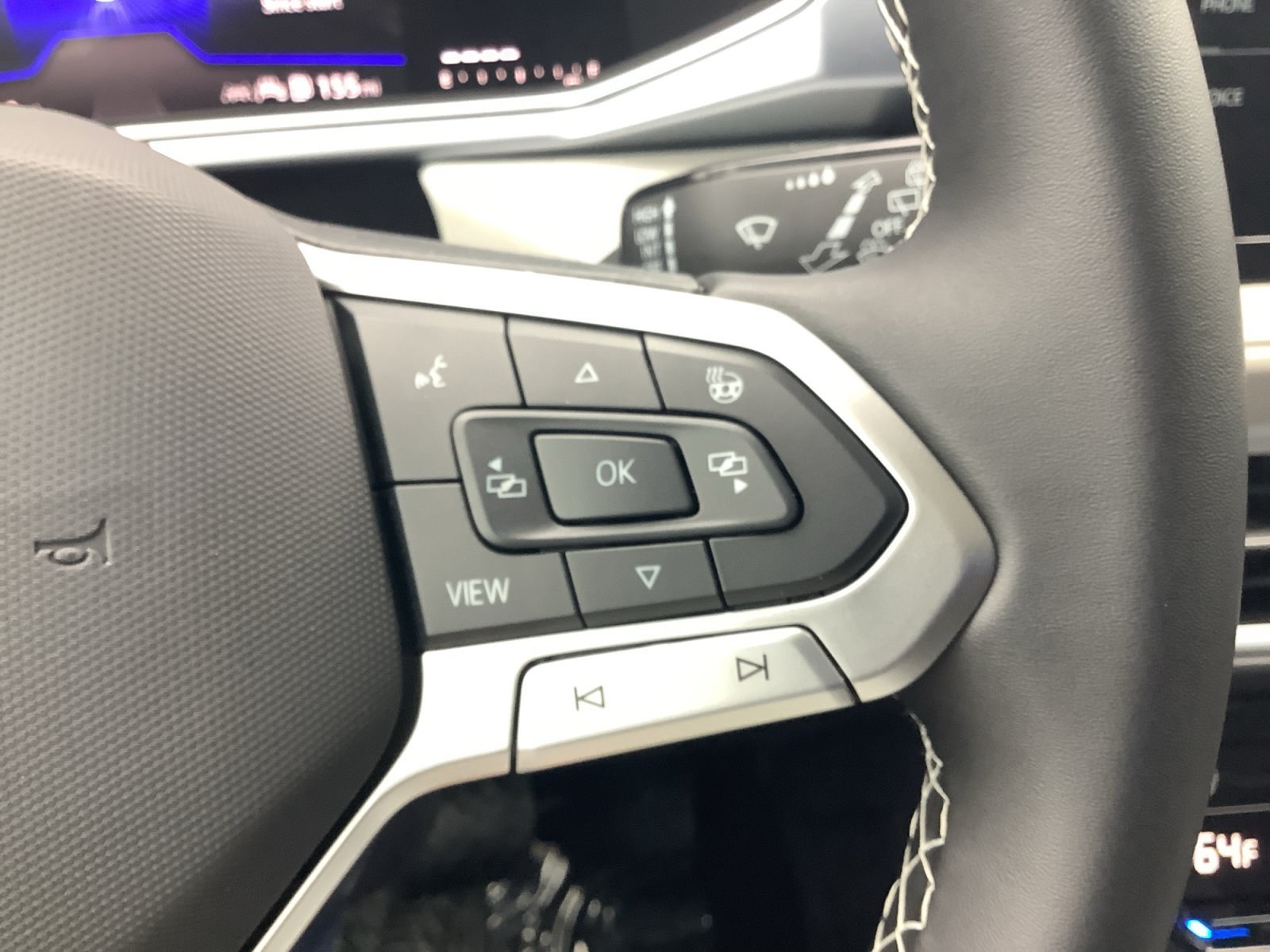 New 2026 Pure White Volkswagen SE image 25