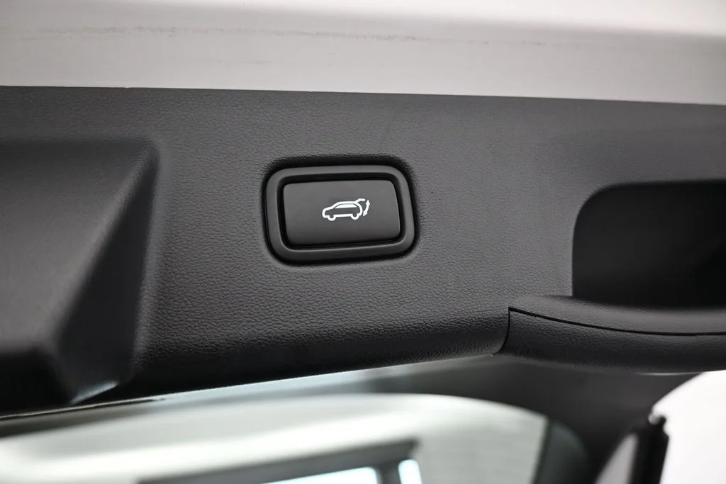 Used 2024 White Pearl Hyundai SEL image 38