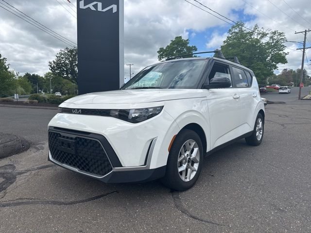 2024 Kia Soul 2.0L S IVT's photo