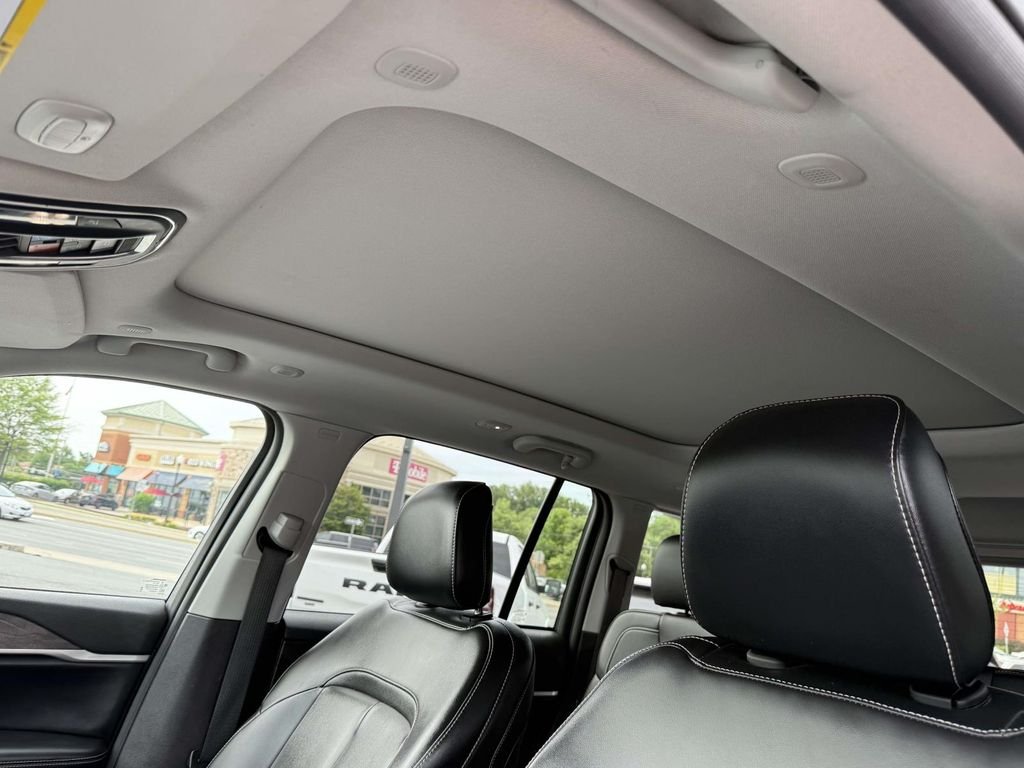 Used 2023 Bright White Clearcoat Jeep Limited image 4