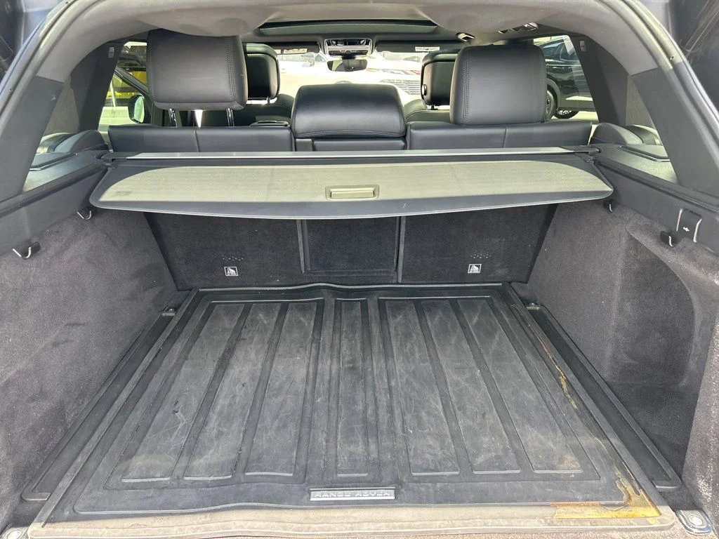 Used 2019 Gray Land Rover Autobiography image 10
