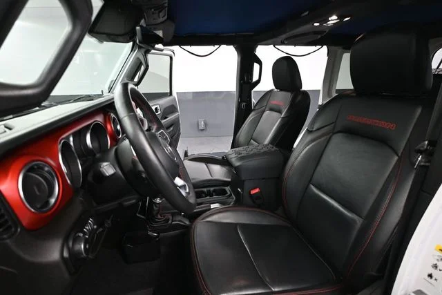 Used 2019 White Jeep Unlimited Rubicon image 19