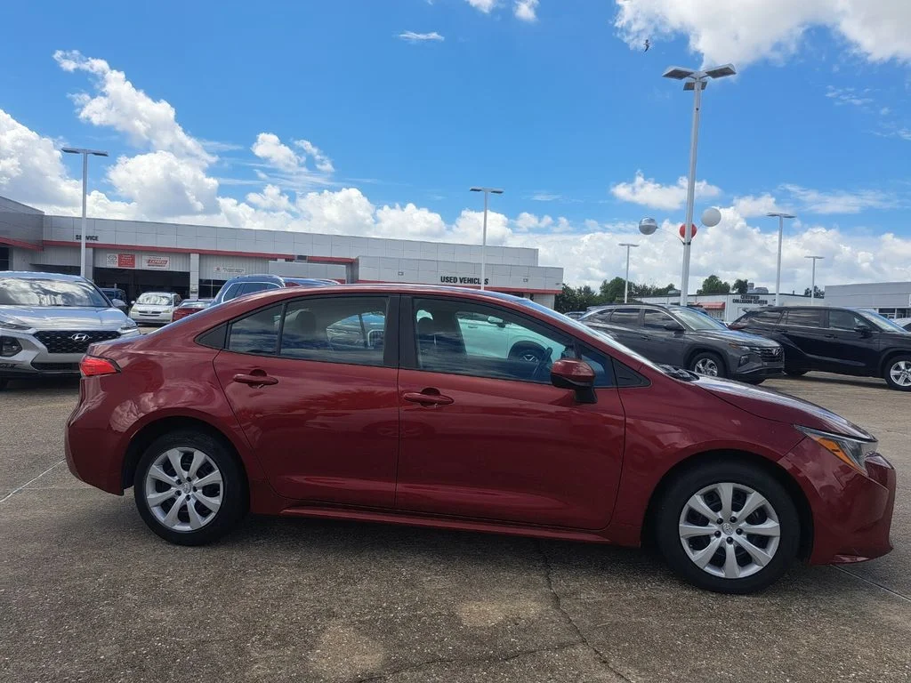 Used 2022 Red Toyota LE image 4
