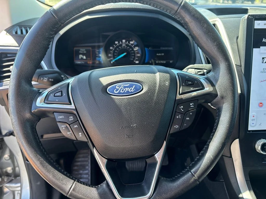 Used 2022 Silver Ford SEL image 11