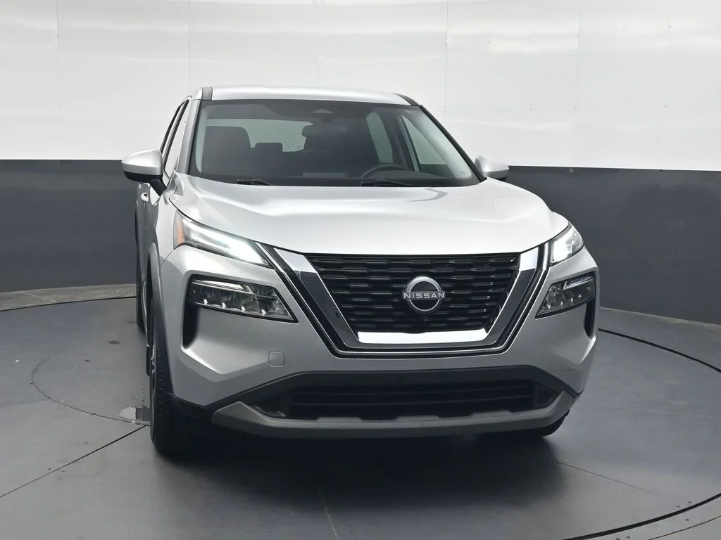 Used 2023 Silver Nissan SV image 14