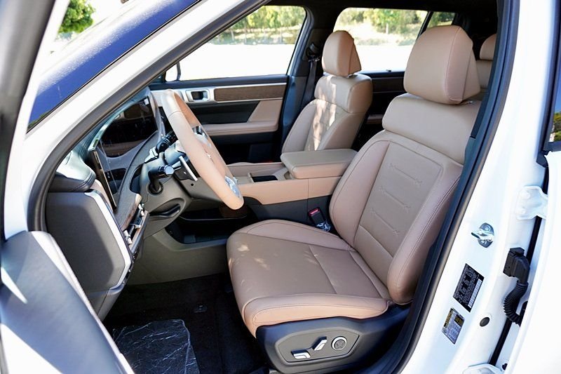 New 2025 White Hyundai Limited image 18