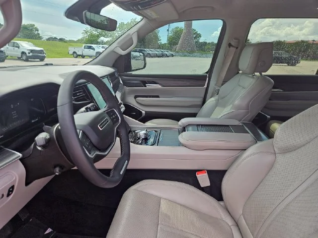 Used 2023 White Jeep Series III image 9