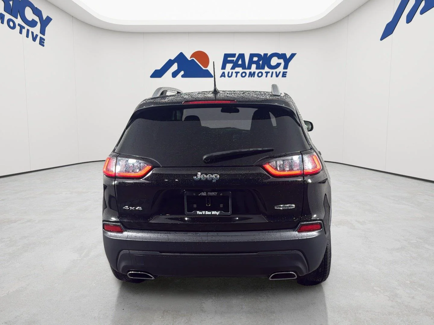 Used 2020 Diamond Black Crystal Pearlcoat Jeep Latitude image 21