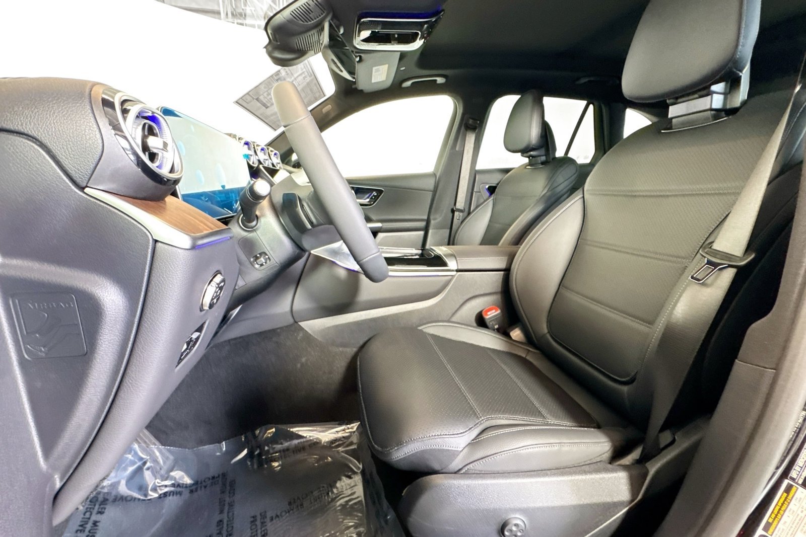 New 2026 Black Mercedes-Benz GLC 300 image 18