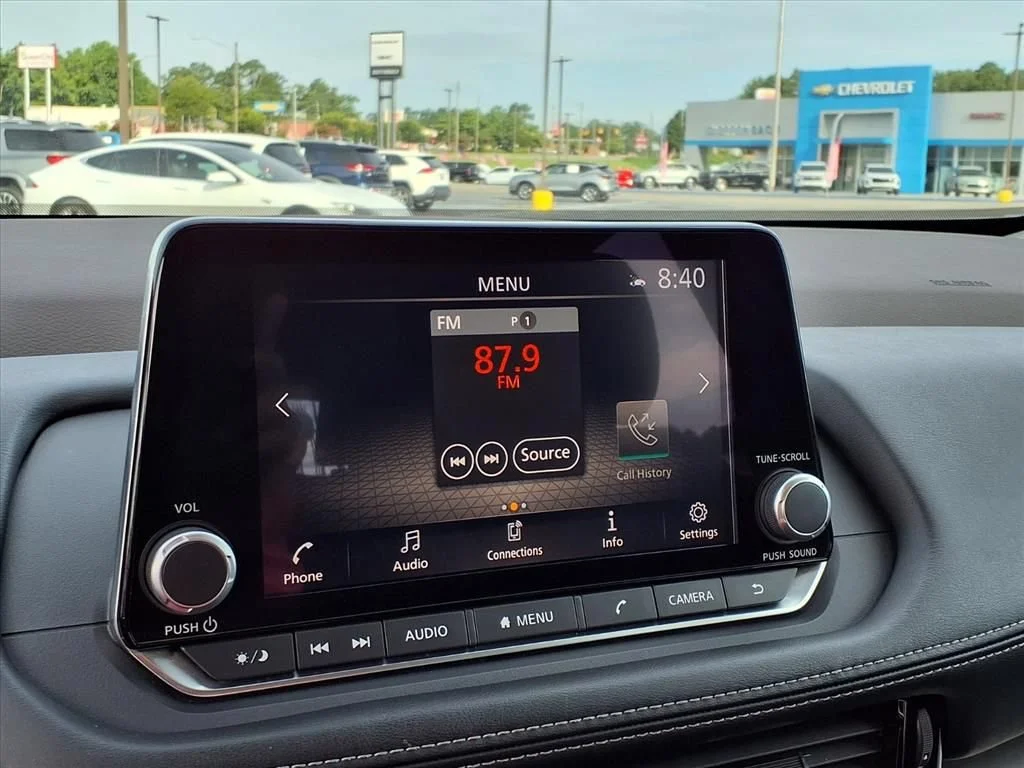 Used 2022 Silver Nissan SV Intelligent AWD image 7
