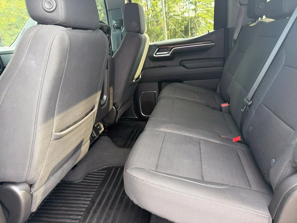 Used 2024 Summit White Chevrolet LT image 30