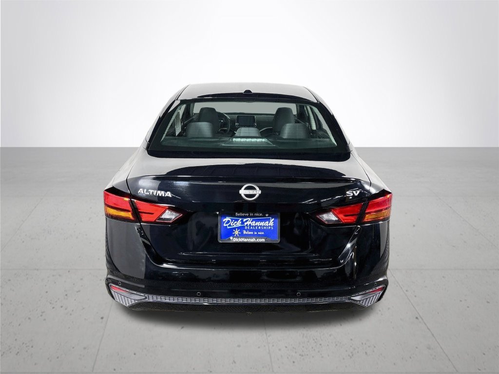 Used 2024 Super Black Nissan 2.5 SV image 7
