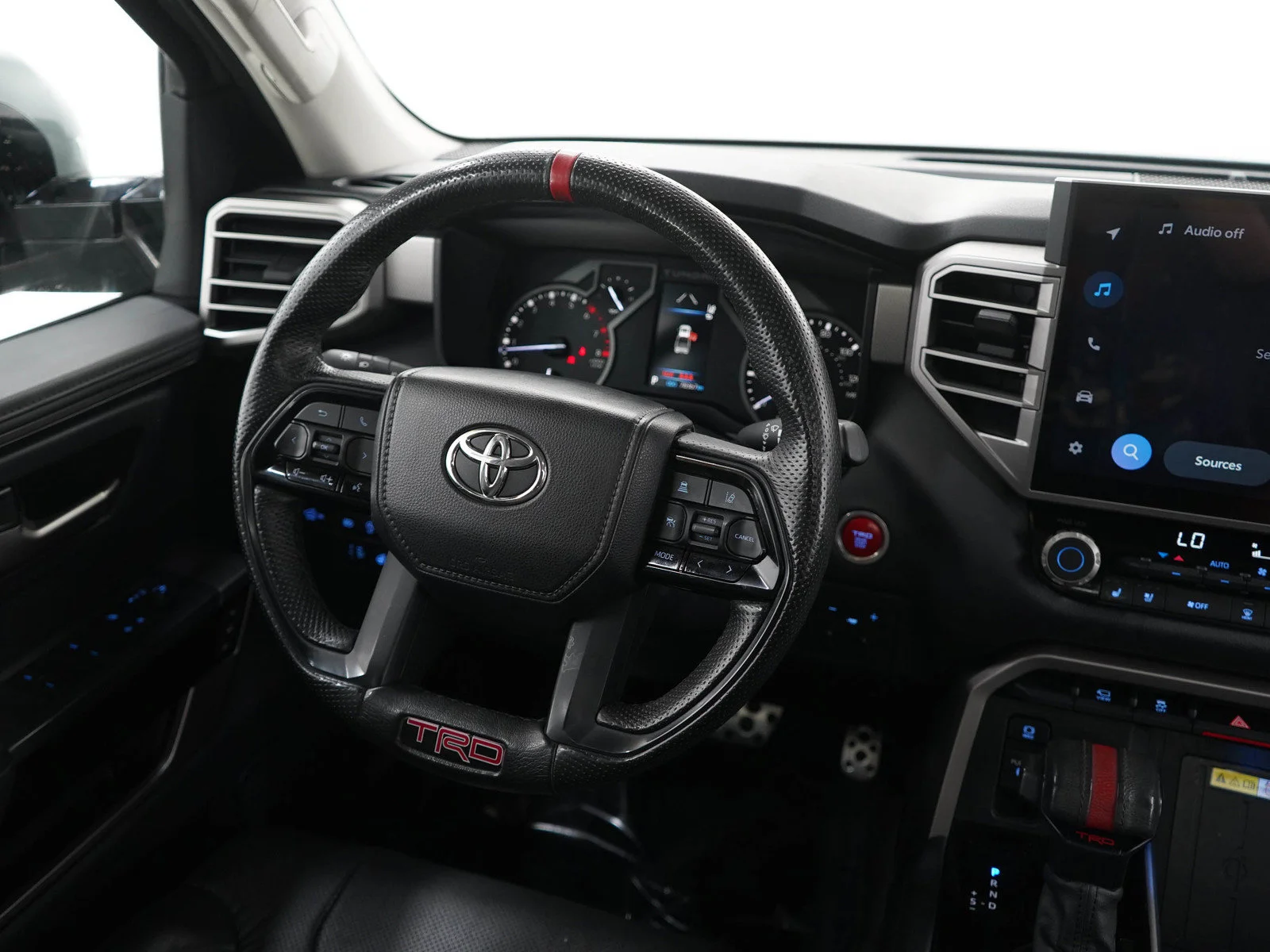 Used 2022  Toyota Limited image 15