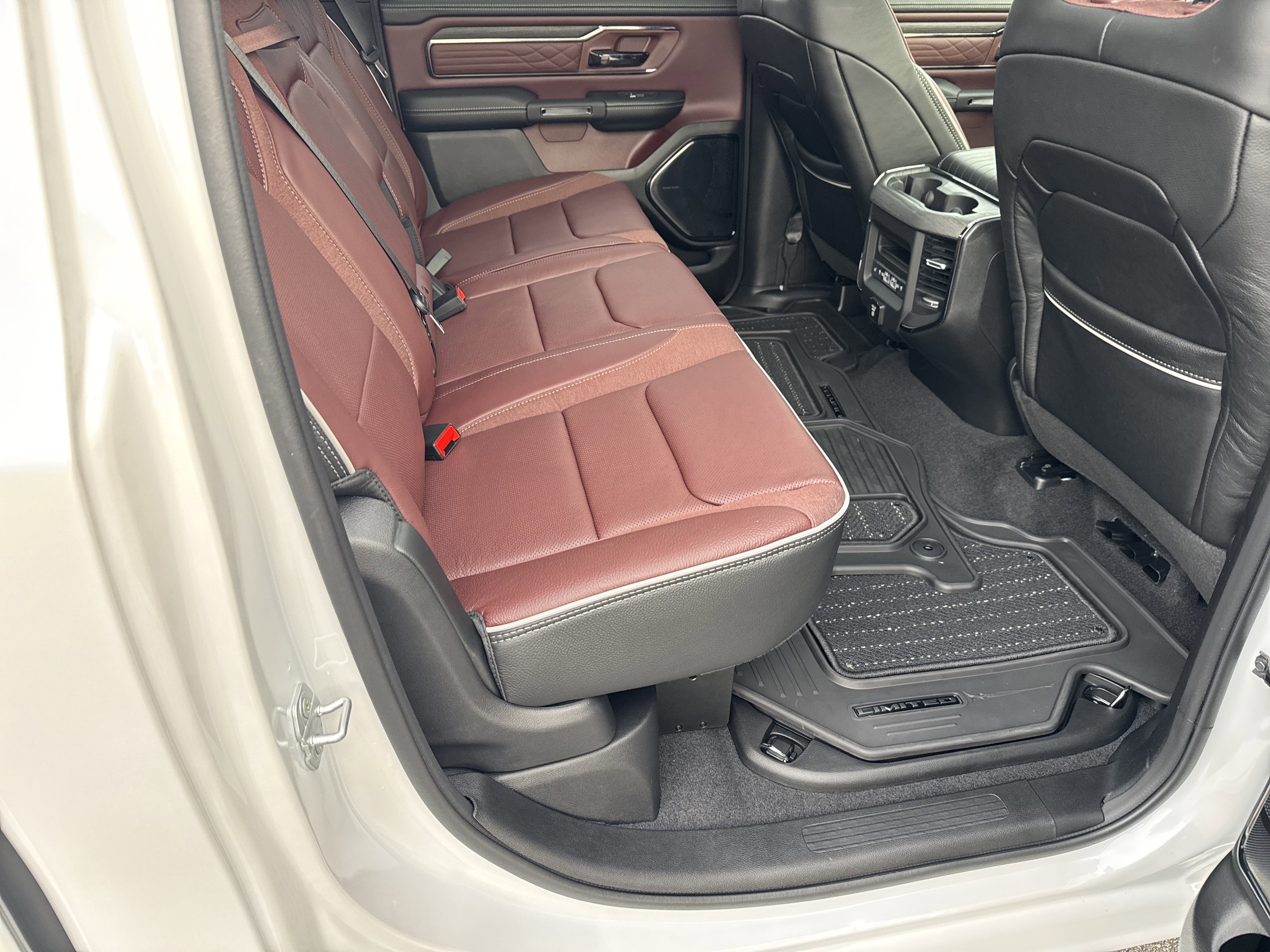 New 2026 Ivory White Tri-Coat Pearlcoat Ram Limited image 19