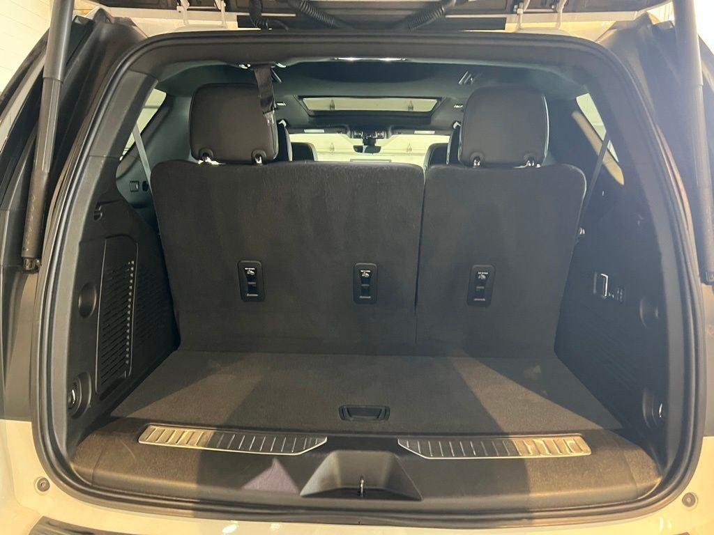 Used 2022 Summit White Chevrolet Premier image 11