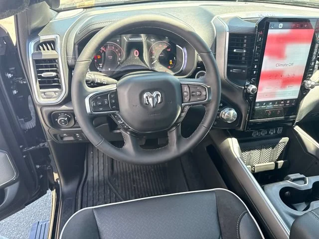 New 2026 Diamond Black Crystal Pearl-Coat Exterior Paint RAM Laramie image 17