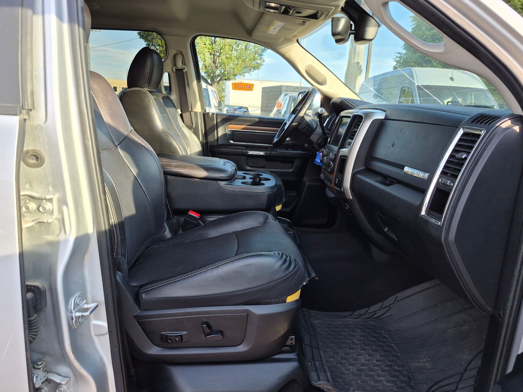 Used 2016 Bright Silver Metallic Clearcoat Ram Laramie image 29
