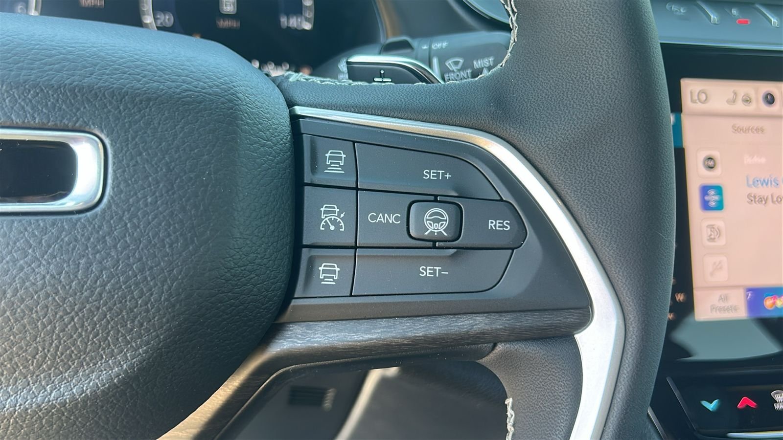 New 2026 Silver Zynith Exterior Paint Jeep Altitude image 25