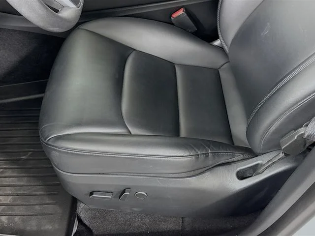 Used 2023  Tesla Long Range image 18