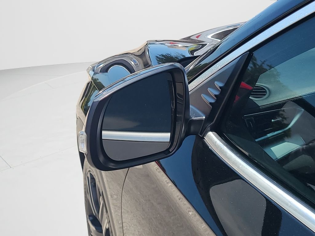 Used 2021 Black INFINITI LUXE image 25