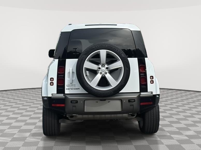 2024 Land Rover Defender X-Dynamic SE - Photo 6