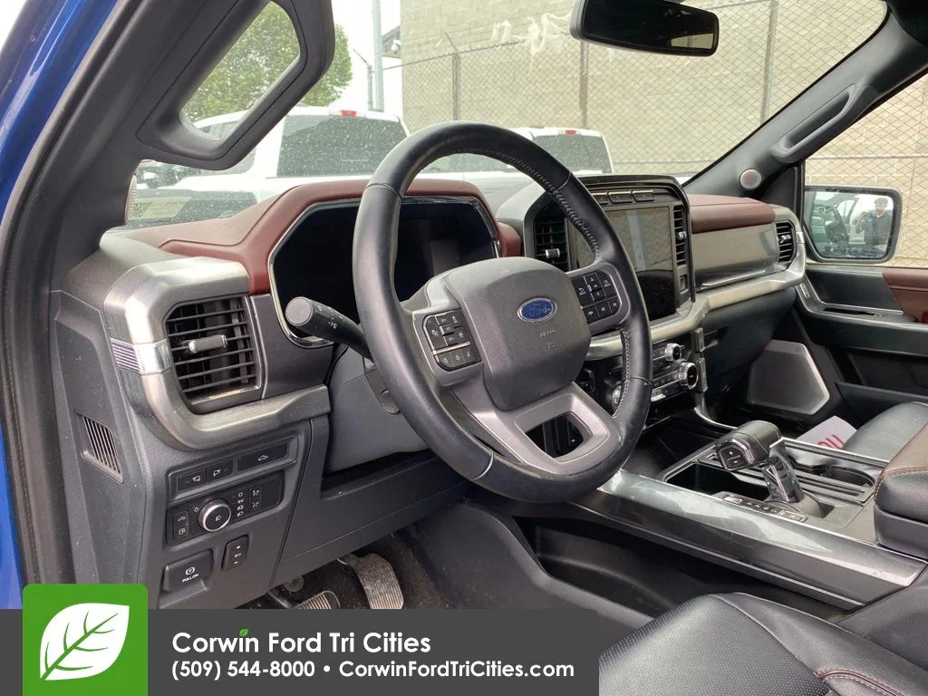 Used 2022  Ford  image 6