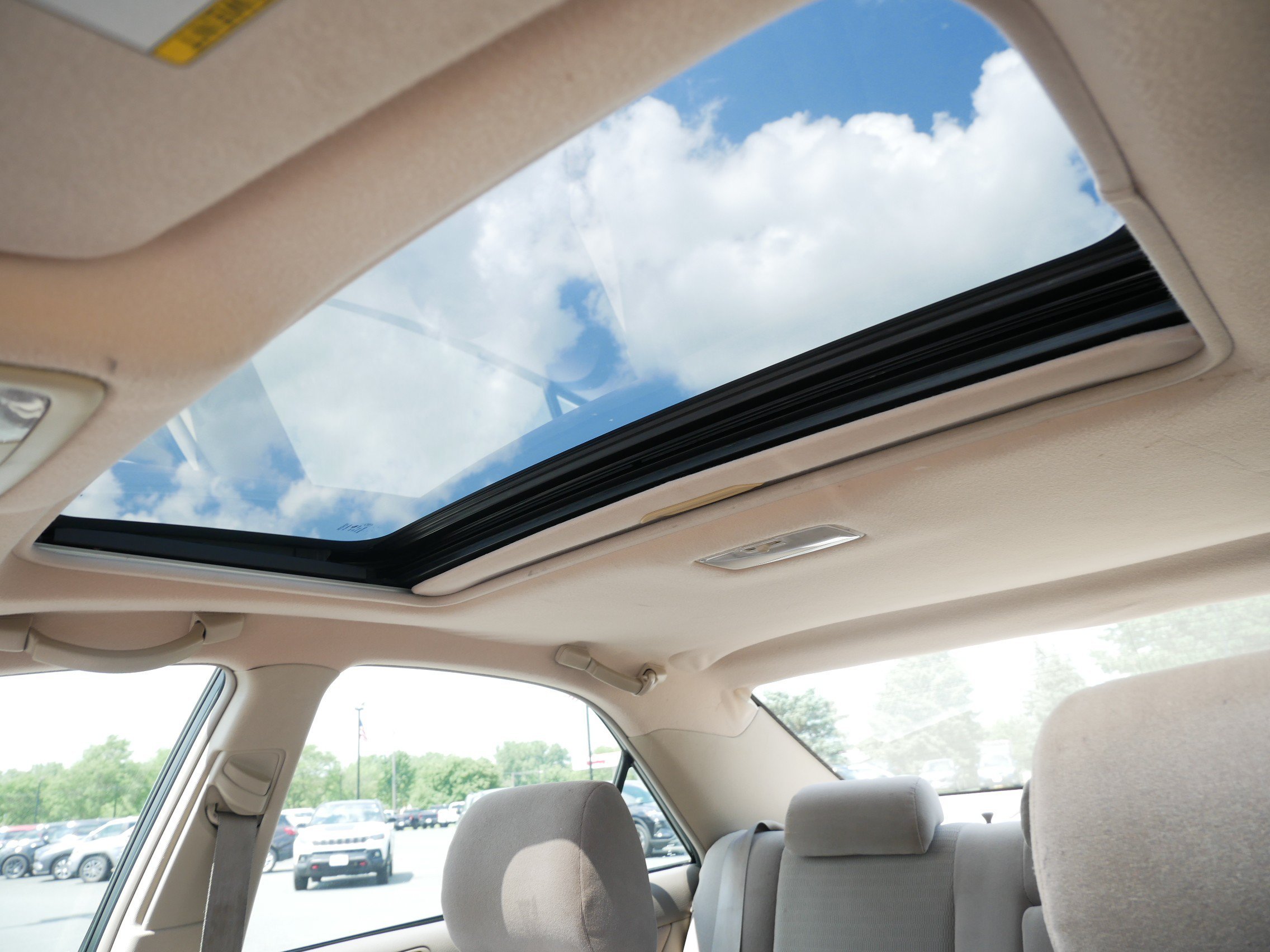 Used 2005 Gray Toyota LE image 27