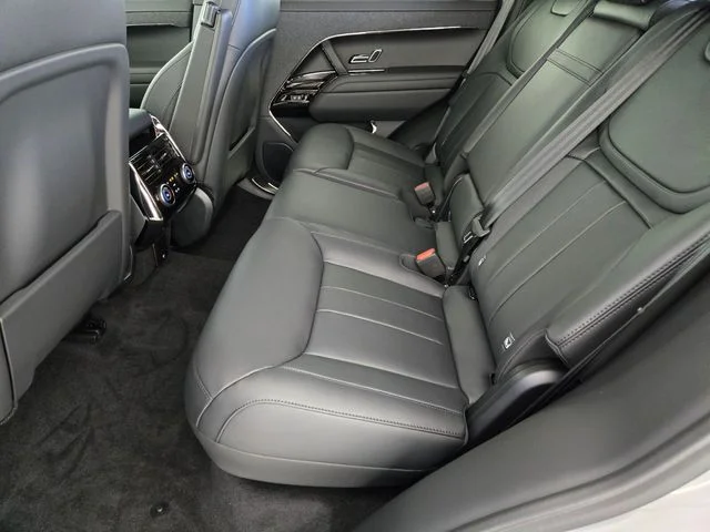 New 2026 Borasco Grey Land Rover Dynamic SE image 5