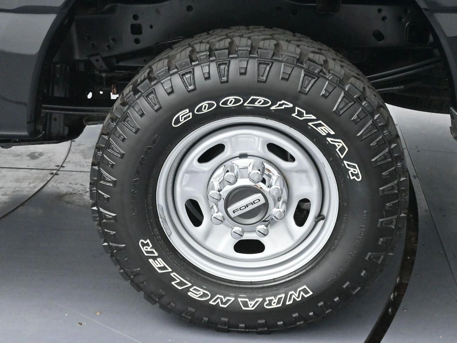 Used 2024 Black Ford XL image 29