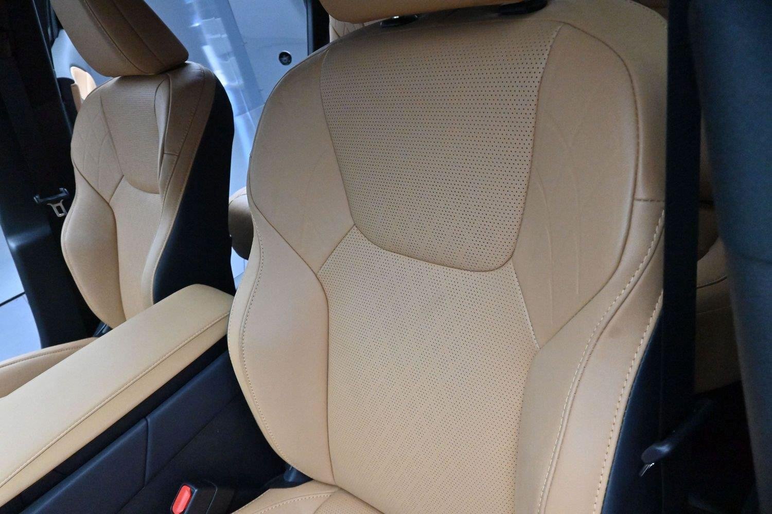 Used 2025 White Lexus RX 350 image 14