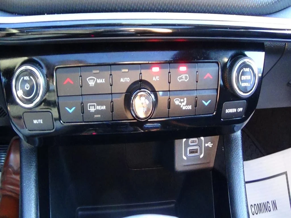 Used 2024 Bright White Clear Coat (pw7) Jeep Trailhawk image 31