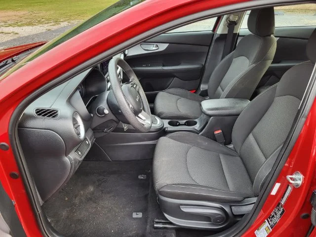 Used 2024 Red Kia LXS image 9