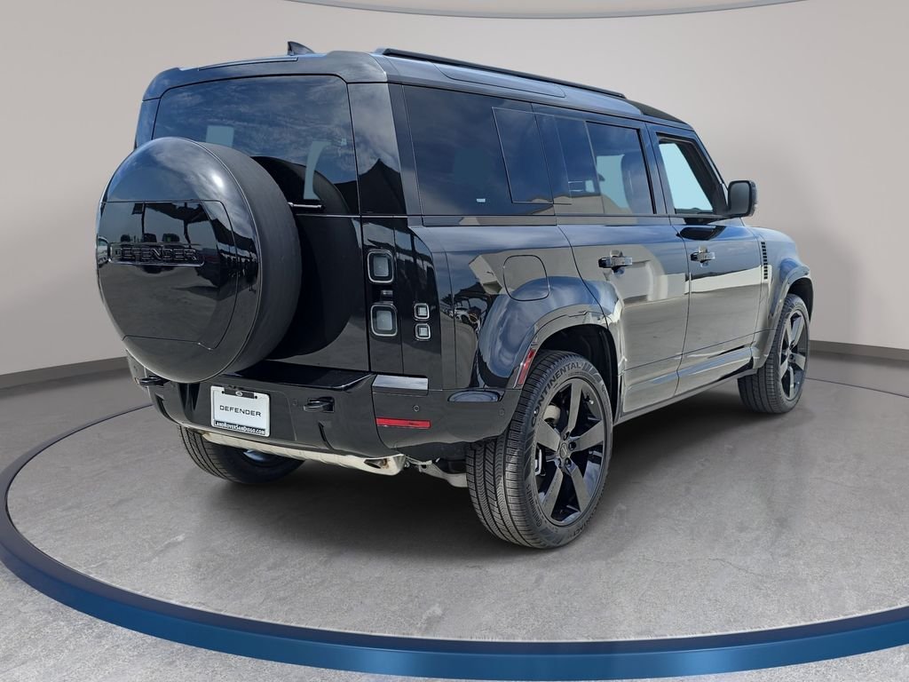 New 2026 Black Land Rover X-Dynamic SE image 5