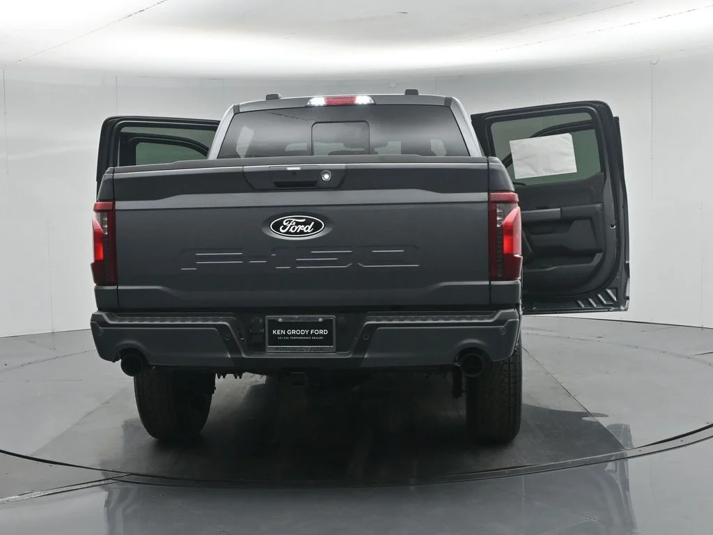 New 2026 Carbonized Gray Metallic Ford XLT image 34