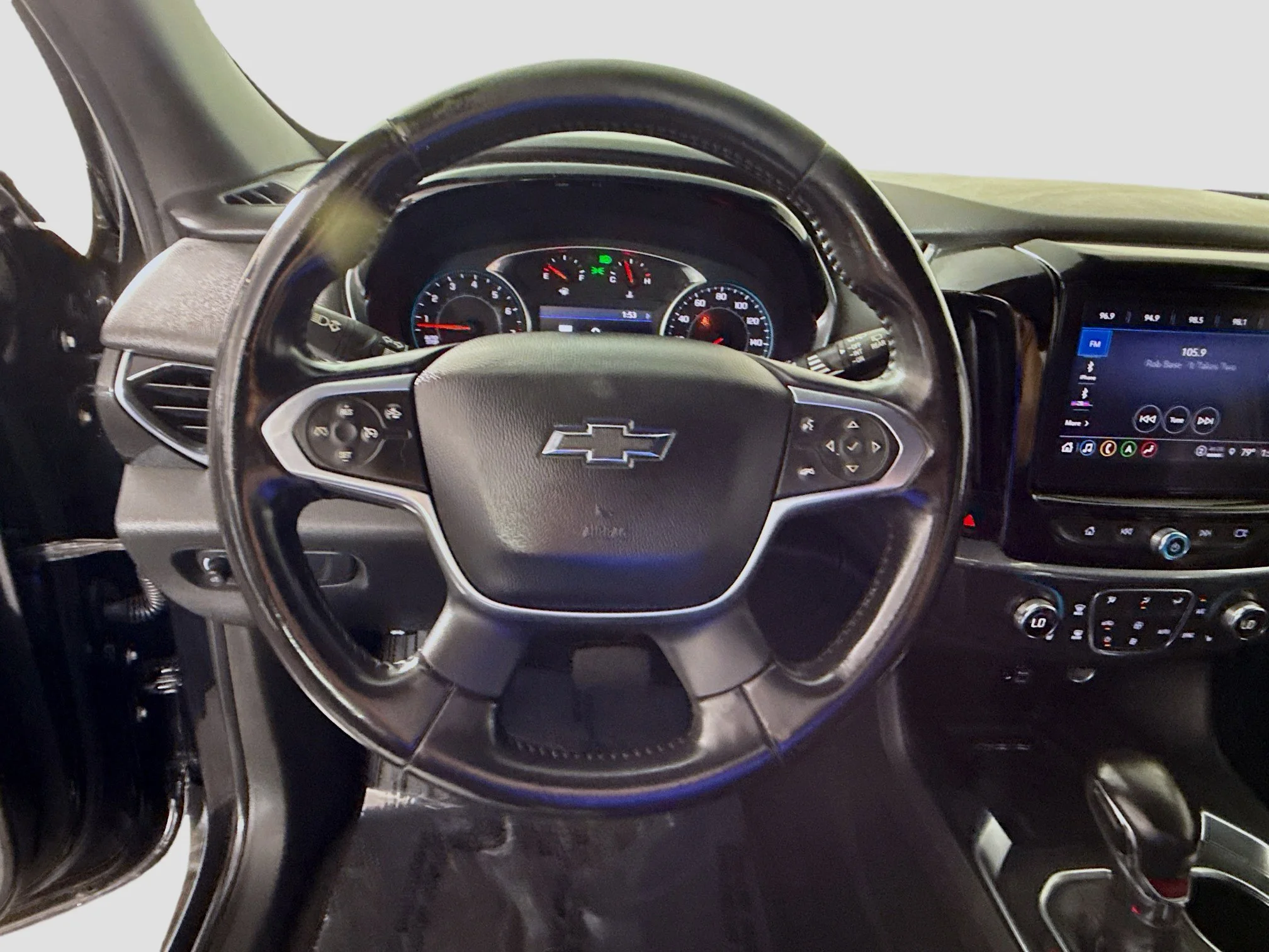 Used 2022 Mosaic Black Metallic Chevrolet RS image 9