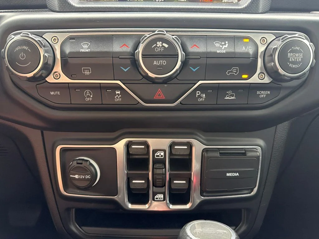 Used 2023 Black Jeep Overland image 38