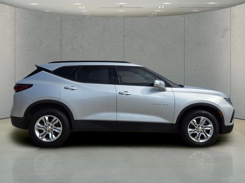 Used 2019 Silver Chevrolet Base image 5