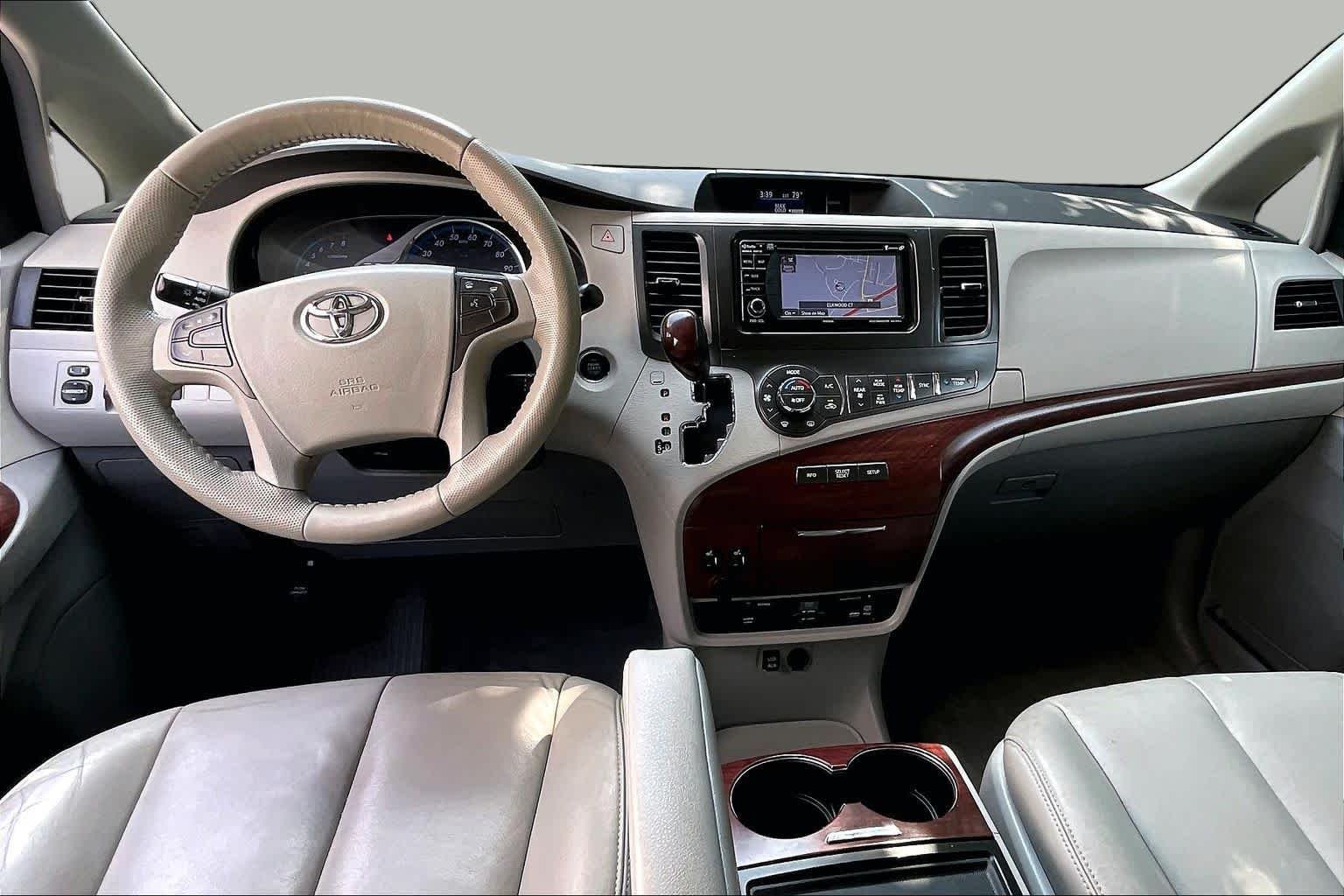 Used 2014 Silver Sky Metallic Toyota XLE image 15