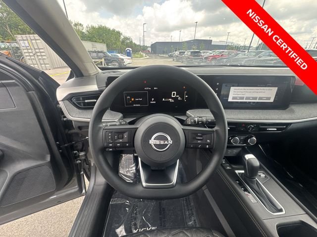 Used 2025 Gray Nissan SV image 14